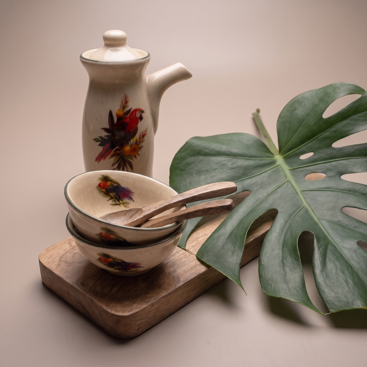 Tropical triple dip tray with sauce kettle