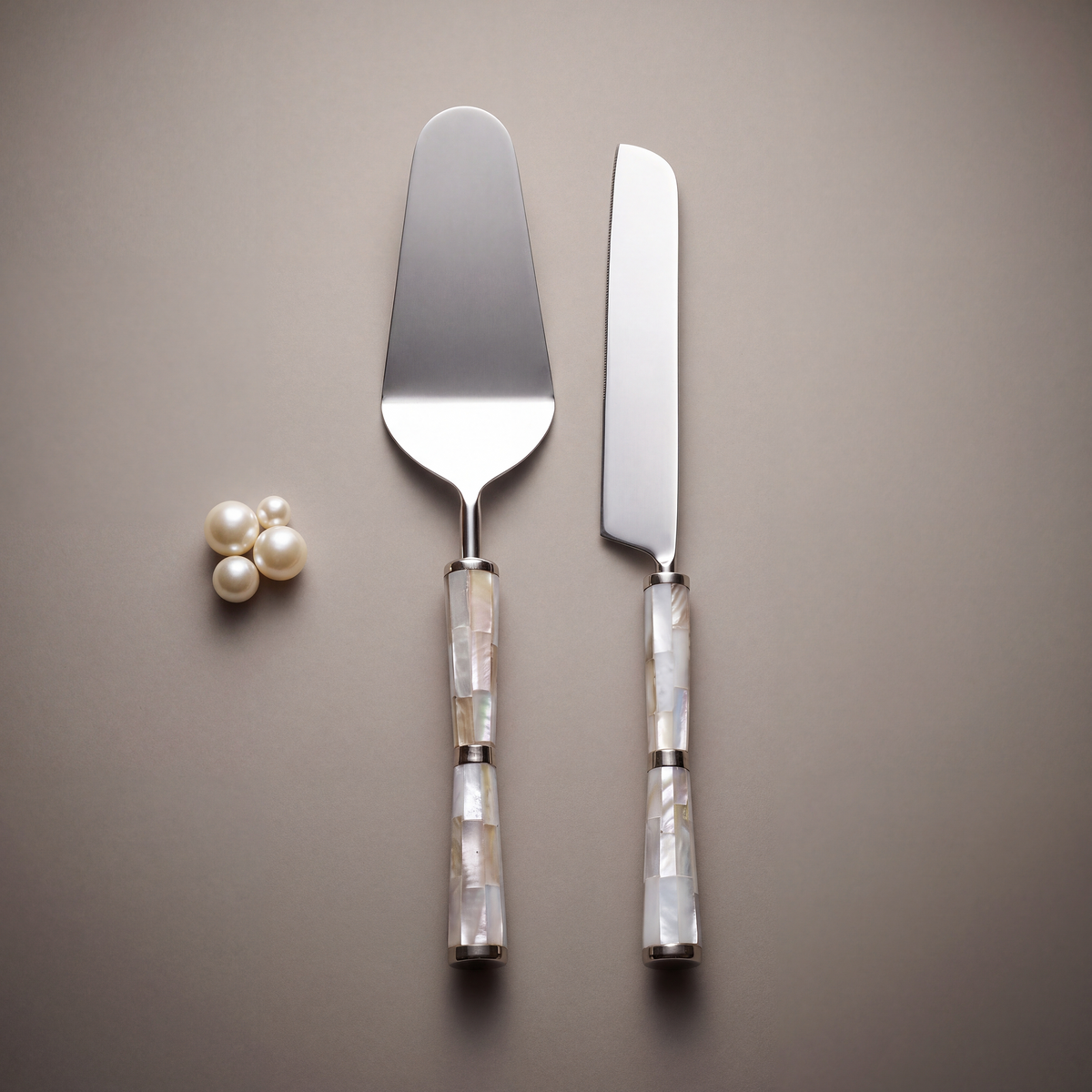 White mother-of-pearl cake set of 2 (knife with cake lifting spatula)