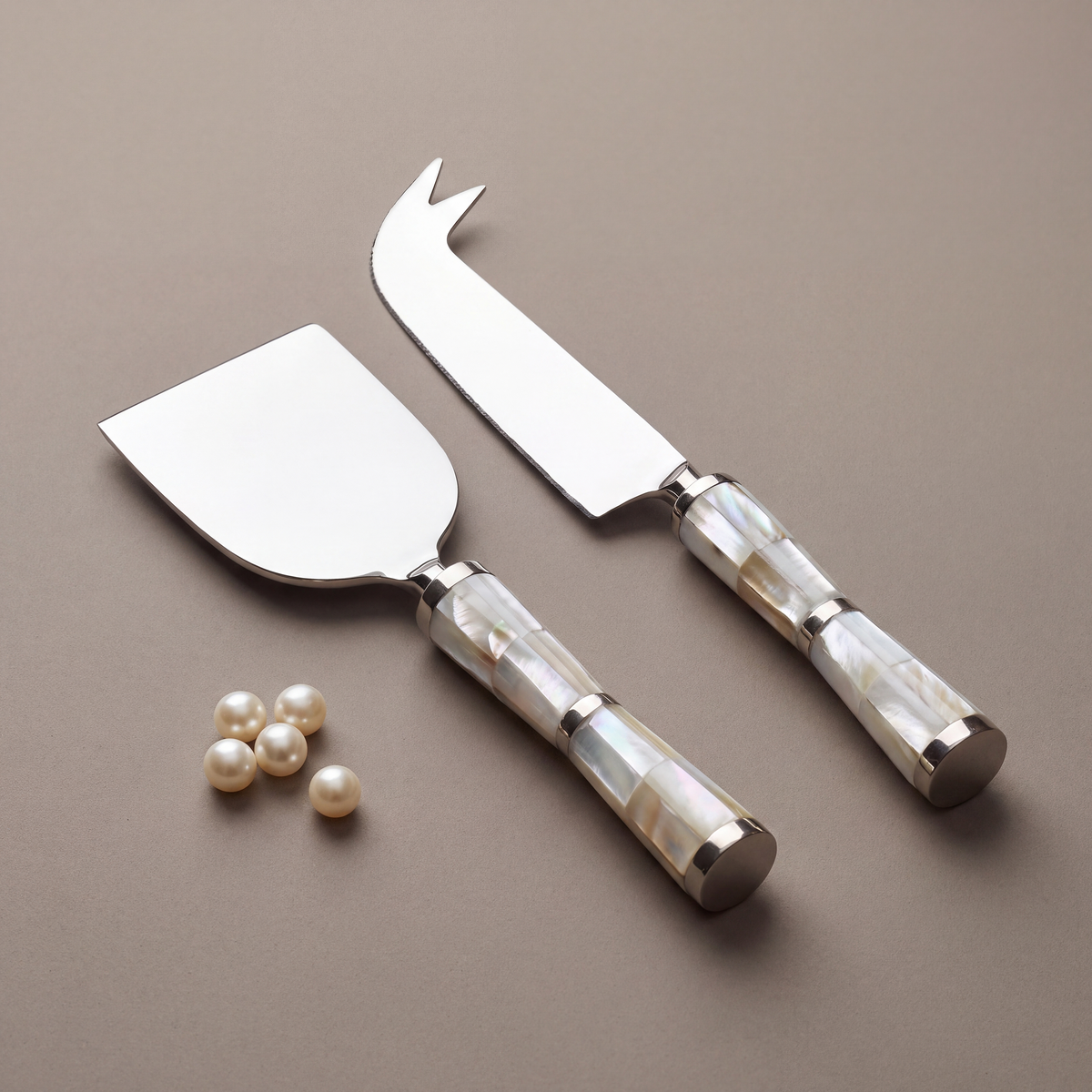 White mother-of-pearl cheese knife set of 2