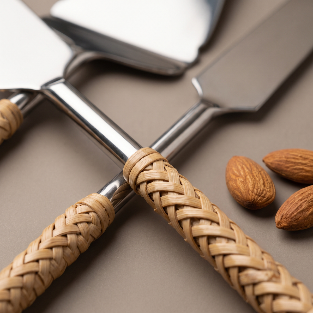 Rattan cake set of 2 (knife with cake lifting spatula)