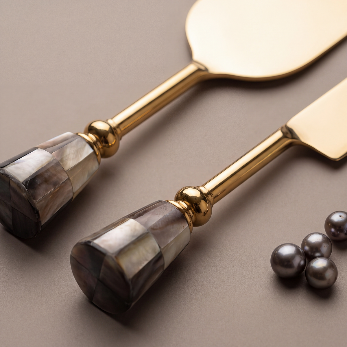 Black mother-of-pearl cheese knife set of 2
