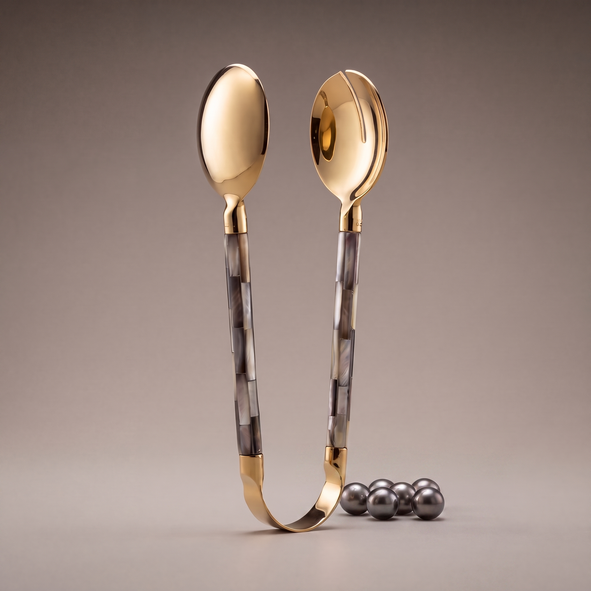 Black mother-of-pearl pastry tong