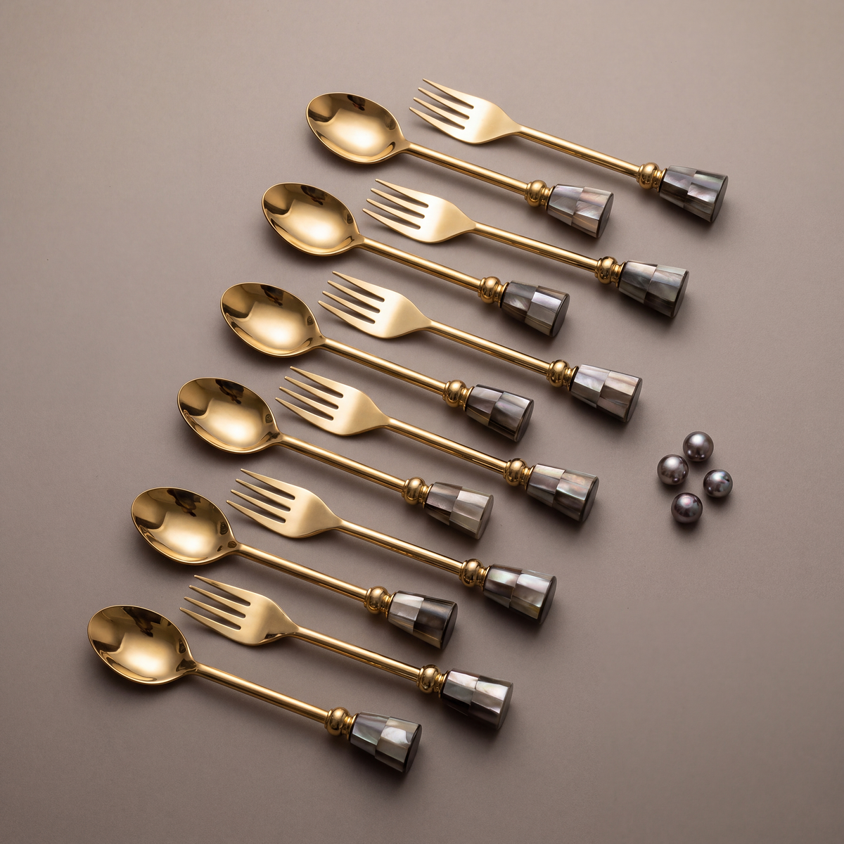 Black mother-of-pearl dinner spoons & forks (set of 12)