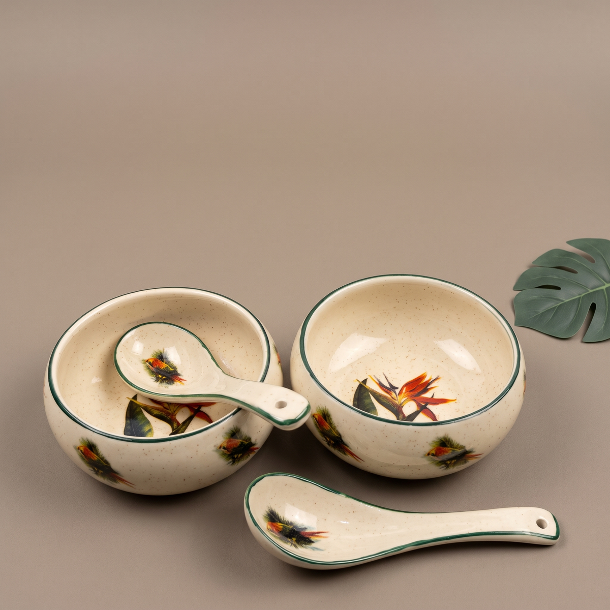 Tropical soup bowls with spoons (set of 4)